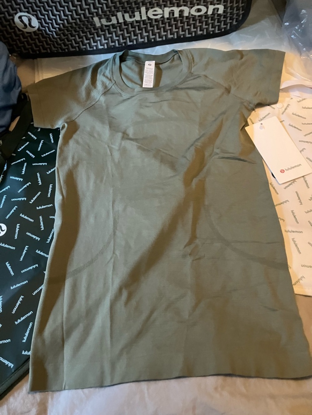 NWT Lululemon Swiftly Tech Short Sleeve 2.0, Sz 6, Bay Leaf